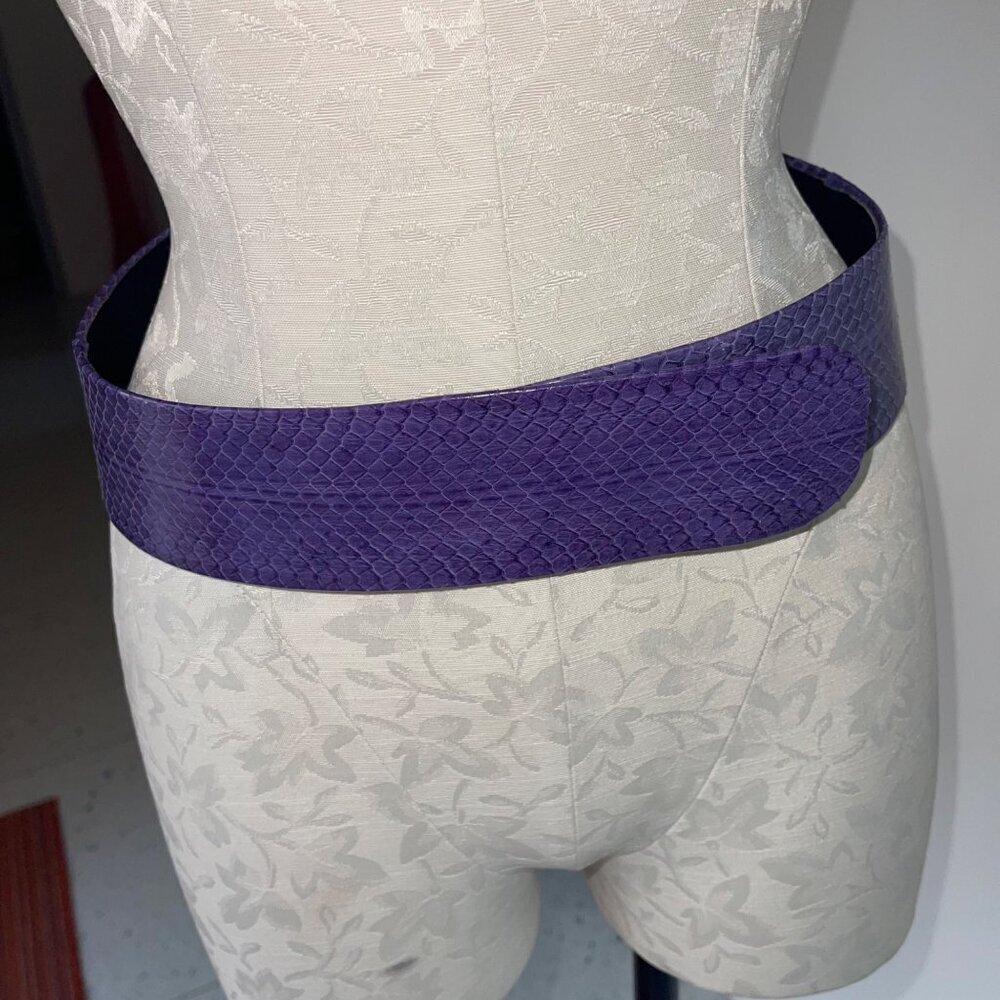 Vintage Womens Belt Size Large Purple Snake Skin Statement